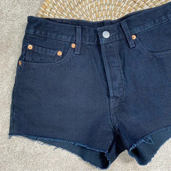 Levi’s 501 Women’s Shorts Denim Jeans Button Fly Mid Rise in Dark Navy Size 27 - Picture 3 of 14